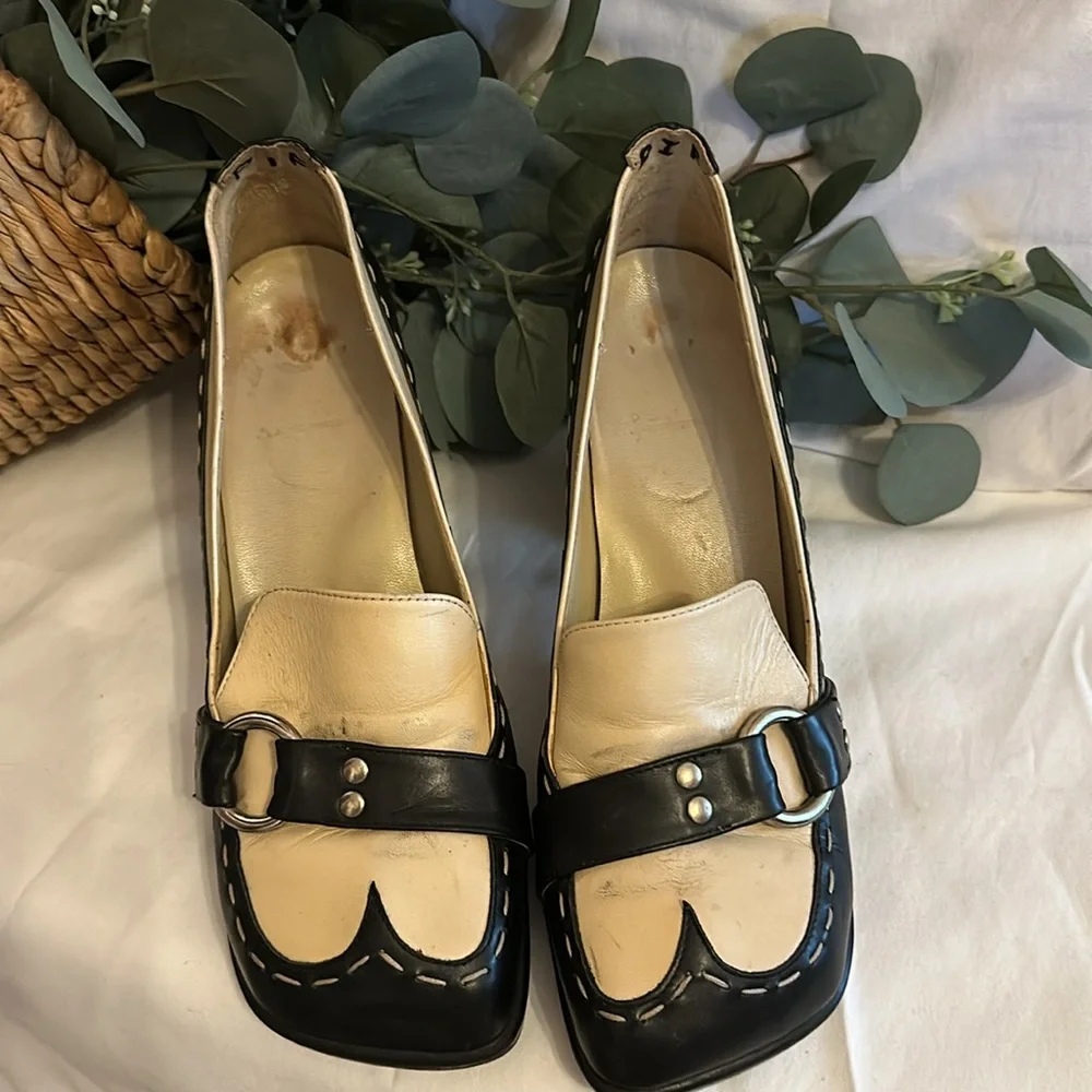 John Fluevog | Women's | Black/Cream | stitching | 9 | Mary Jane | heel| loafers - Picture 16 of 16